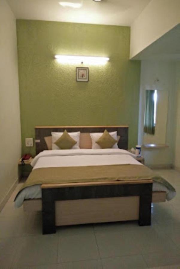 Hotel Cool Palace, Nashik Zewnętrze zdjęcie