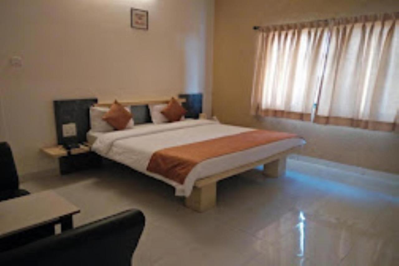 Hotel Cool Palace, Nashik Zewnętrze zdjęcie