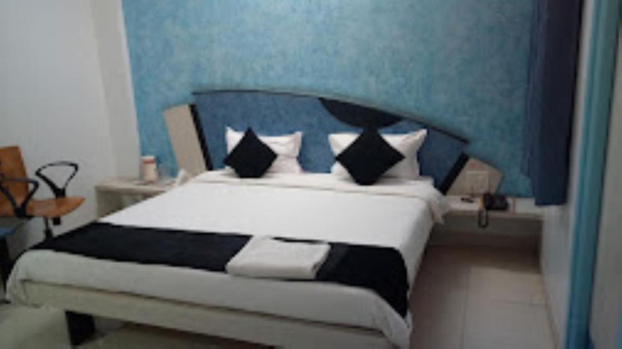 Hotel Cool Palace, Nashik Zewnętrze zdjęcie