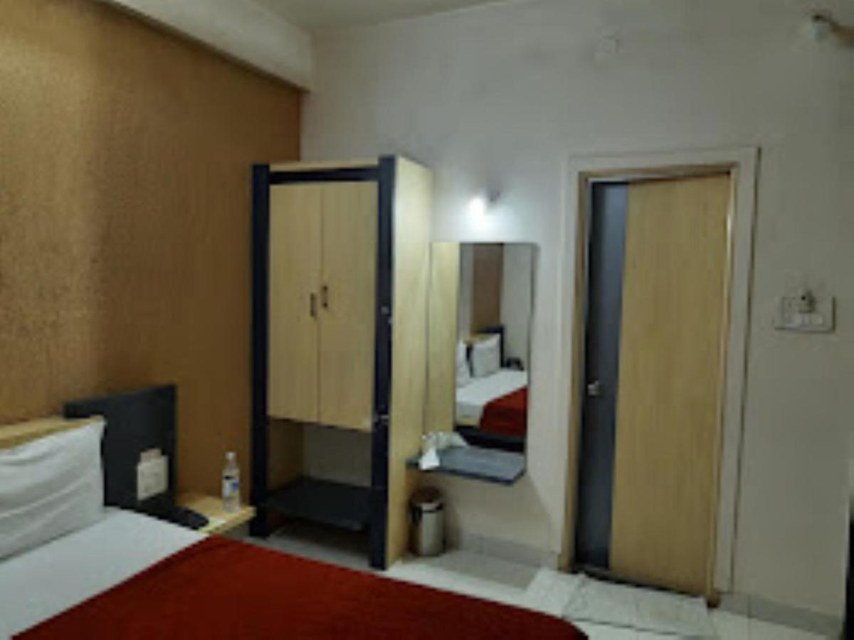 Hotel Cool Palace, Nashik Zewnętrze zdjęcie